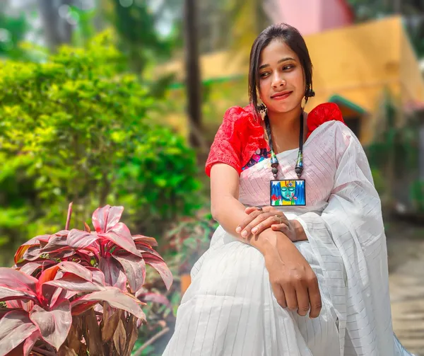 White_Cotton_Silk_Semi_Maheshwari_Zari_Weaving_Handloom_Saree