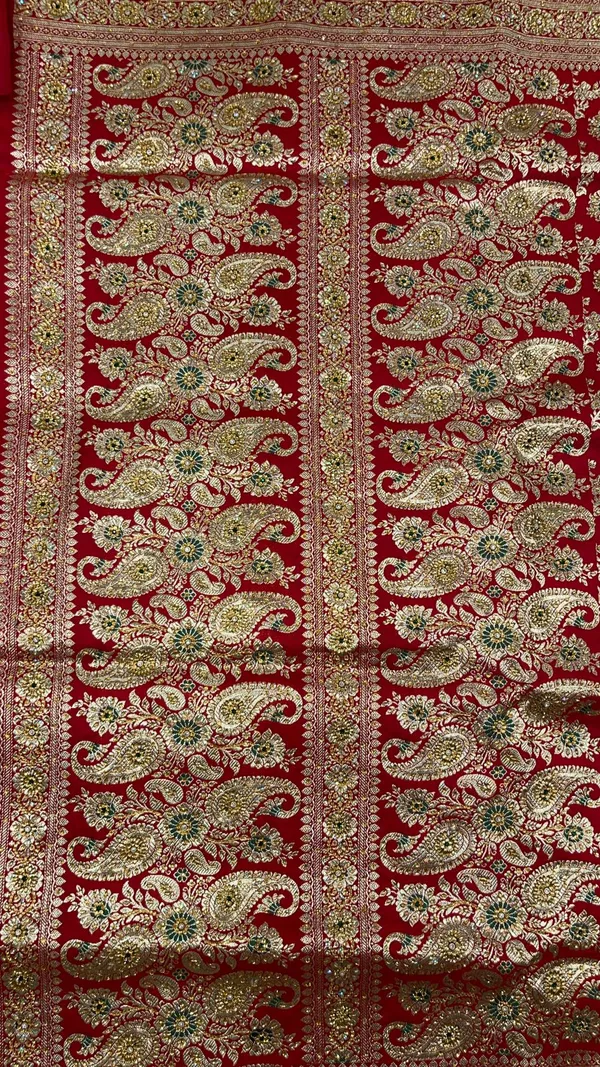 Humairah_Presents_Red_Stone_Work_Golden_Zari_Mina_Floral_Booti_Jaal_with_Paisely_Mina_Pallu_Zari_Border_and_Red_Blouse_Banarasi_Saree