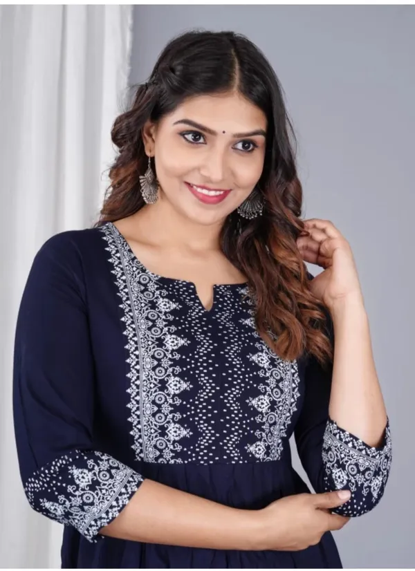 Women_Classic_Blue_Printed_Long_Kurti