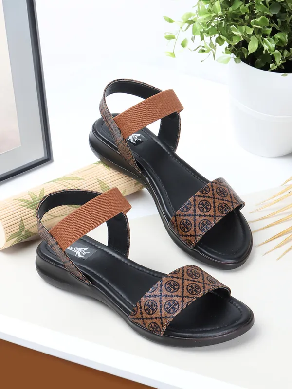 Casual_Slip_On_Flat_Slippers_(Brown)