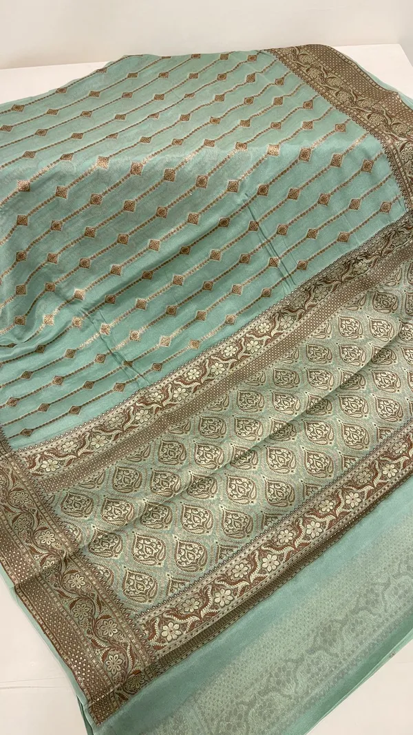 Humairah_Presents_Pure_Handloom_Sea_Green_Chiffon_Copper_Stripe_Booti_Jaal_with_Resham_Mina_Zari_Border_and_Sea_Green_Blouse