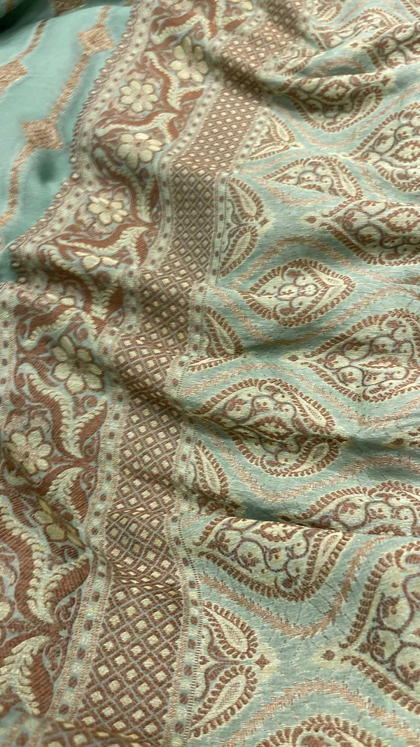 Humairah_Presents_Pure_Handloom_Sea_Green_Chiffon_Copper_Stripe_Booti_Jaal_with_Resham_Mina_Zari_Border_and_Sea_Green_Blouse