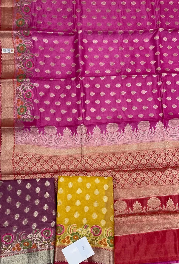 Humairah_Pure_Handwoven_Magenta_Tussar_Silk_Floral_Zari_Booti_Skirt_Mina_Floral_Zari_Red_Border_with_Red_Blouse_Piece