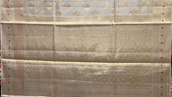 Humairah_Pure_Handwoven_Grey_Chiniya_Silk_Gold_Floral_Zari_Booti_with_Minakari_Zari_Border_Banarasi_Saree_with_Grey_Blouse_Piece