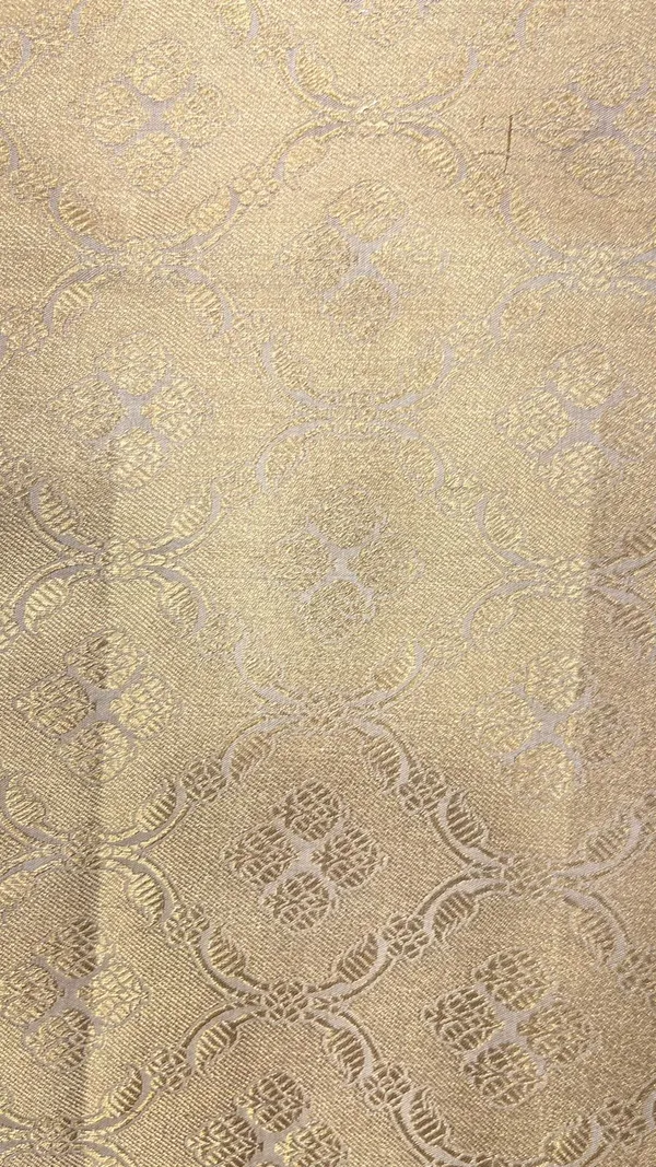 Humairah_Pure_Handwoven_Grey_Chiniya_Silk_Gold_Floral_Zari_Booti_with_Minakari_Zari_Border_Banarasi_Saree_with_Grey_Blouse_Piece
