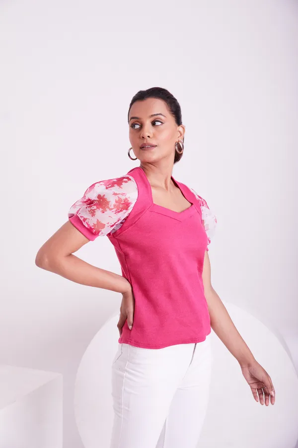 Classic_V-neck_and_puff_sleeve_design_Knitted_Top