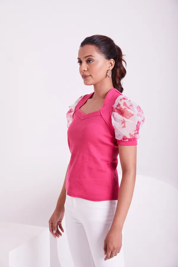 Classic_V-neck_and_puff_sleeve_design_Knitted_Top