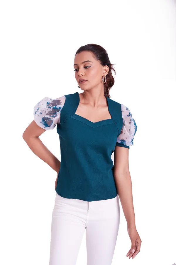 Classic_V-neck_and_puff_sleeve_design_Knitted_Top