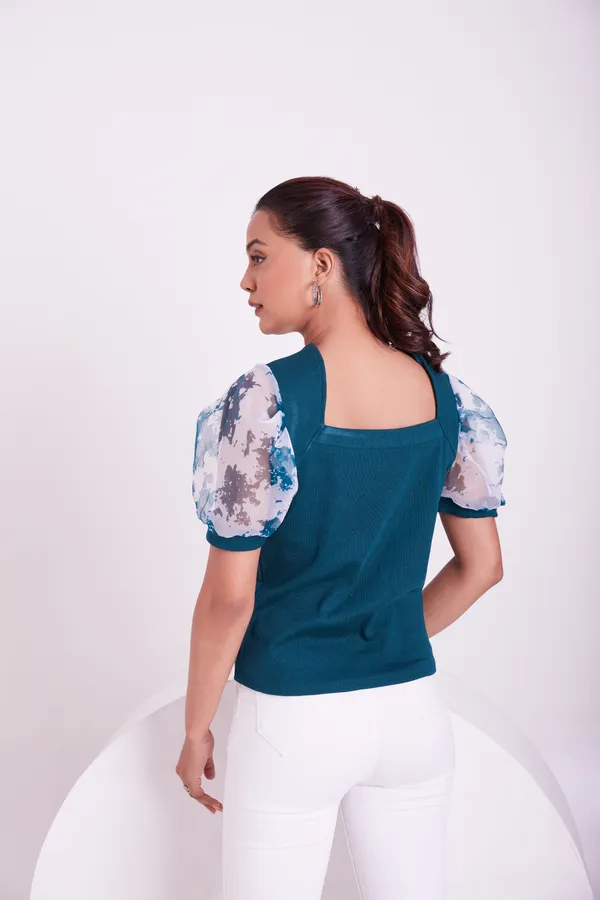 Classic_V-neck_and_puff_sleeve_design_Knitted_Top