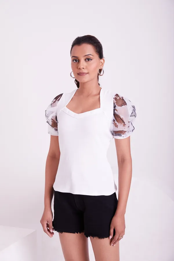 Classic_V-neck_and_puff_sleeve_design_Knitted_Top