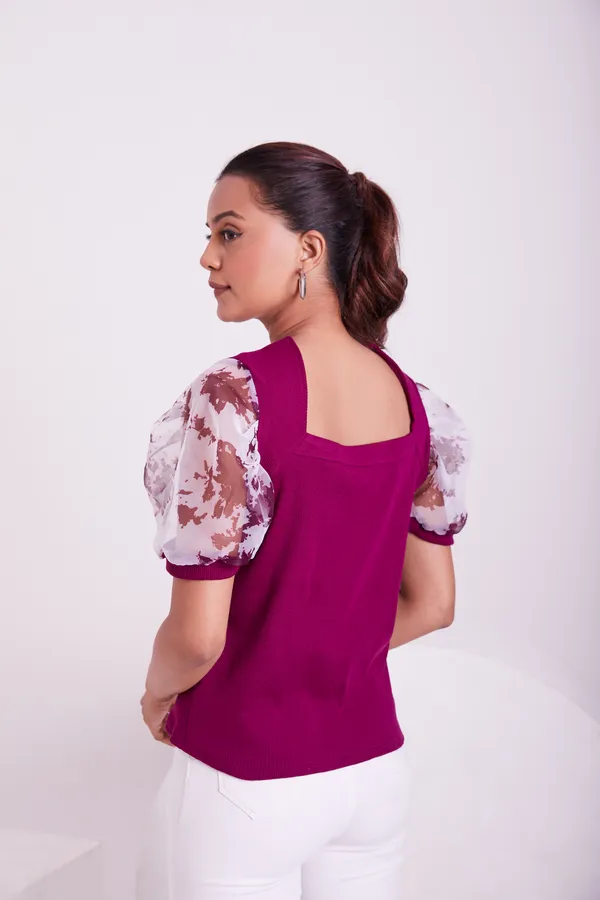 Classic_V-neck_and_puff_sleeve_design_Knitted_Top