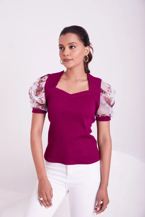 Classic_V-neck_and_puff_sleeve_design_Knitted_Top