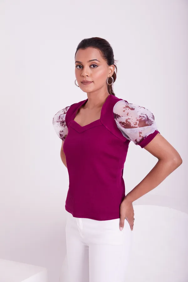 Classic_V-neck_and_puff_sleeve_design_Knitted_Top