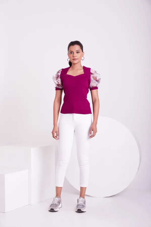 Classic_V-neck_and_puff_sleeve_design_Knitted_Top