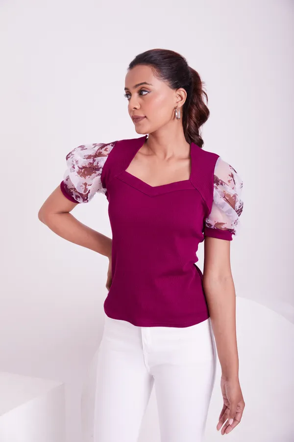 Classic_V-neck_and_puff_sleeve_design_Knitted_Top