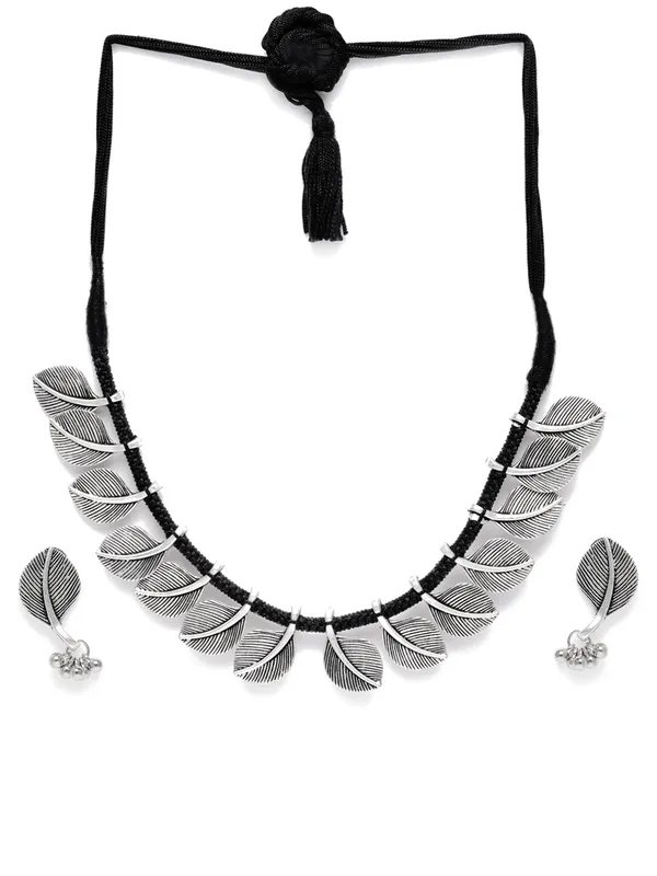 Taruni_Silver_Plated_Leaf_Necklace_Set