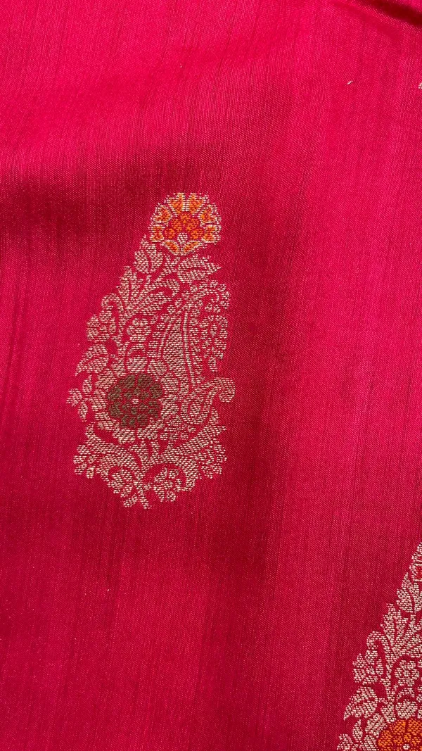 Humairah_Pure_Handwoven_Red_Muga_Silk_Zari_Mina_Booti_Minakari_Jaal_Anchal_with_Minakari_Zari_Border_Banarasi_Saree_with_Red_Blouse_piece