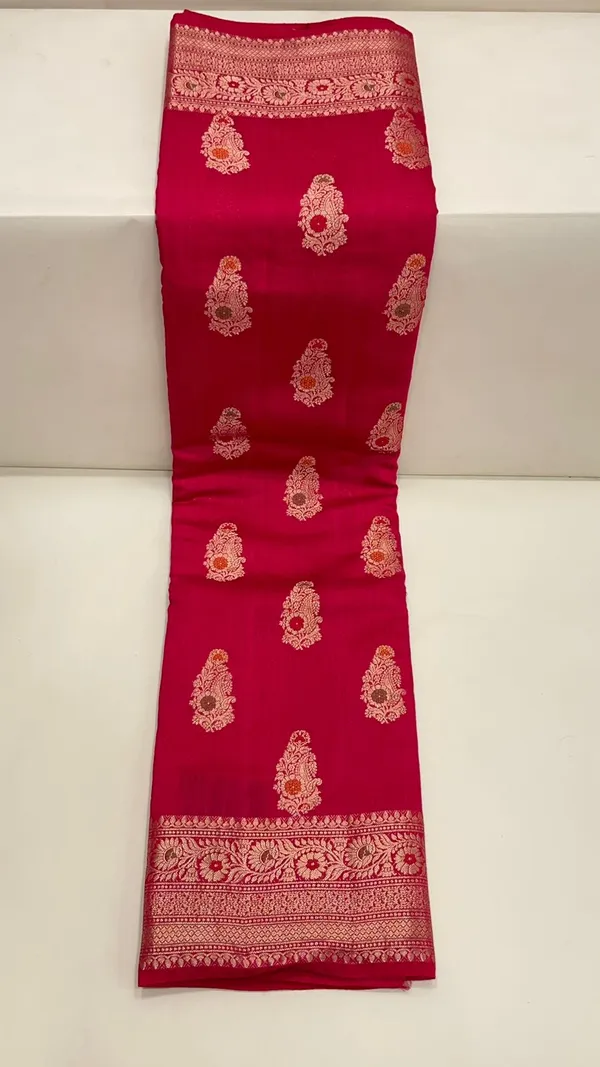 Humairah_Pure_Handwoven_Red_Muga_Silk_Zari_Mina_Booti_Minakari_Jaal_Anchal_with_Minakari_Zari_Border_Banarasi_Saree_with_Red_Blouse_piece