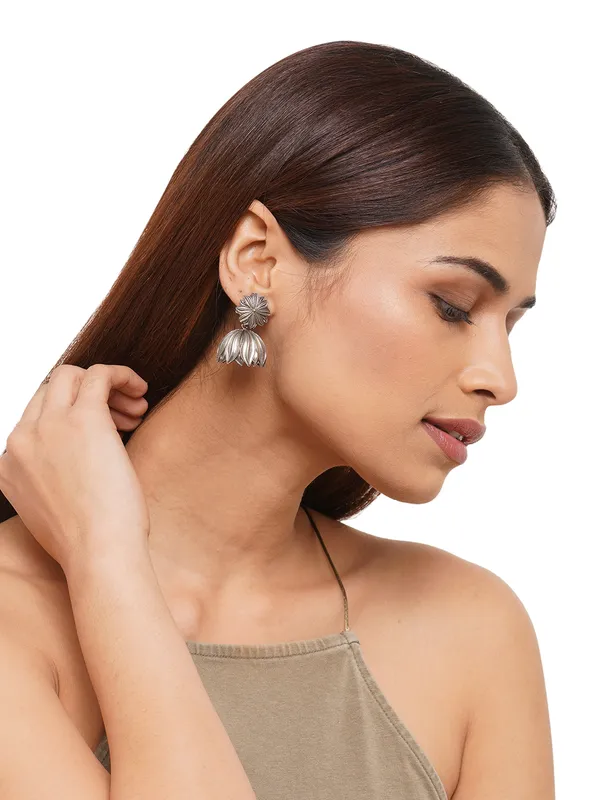 Silver-Toned_Floral_Jhumkas_Earrings