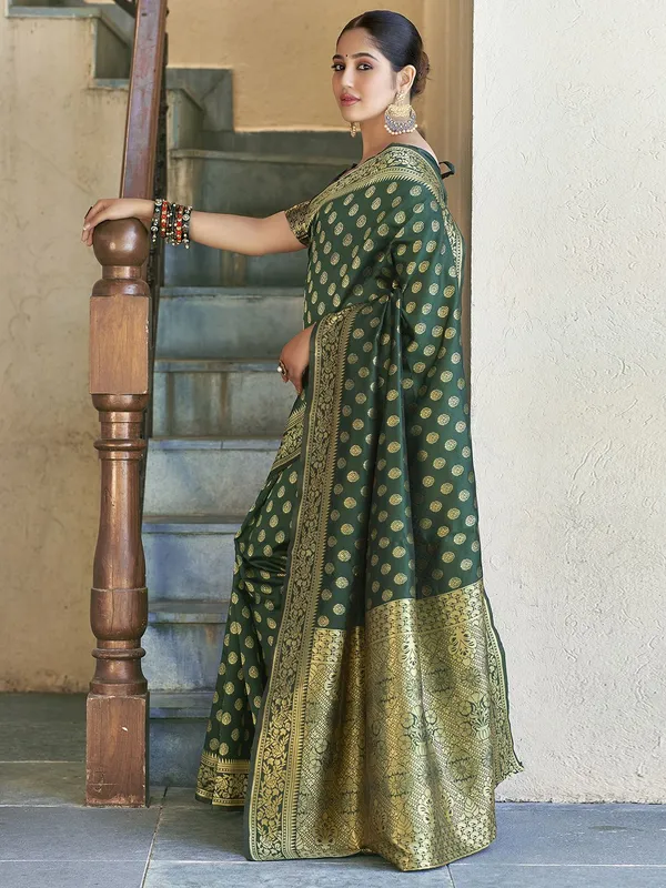 Scintilla_Green_Soft_Silk_Saree_With_Petrichor_Blouse_Piece