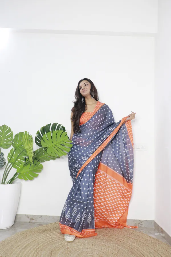 Ikkat_Print_Pure_Soft_Cotton_saree_With_Blouse_Piece