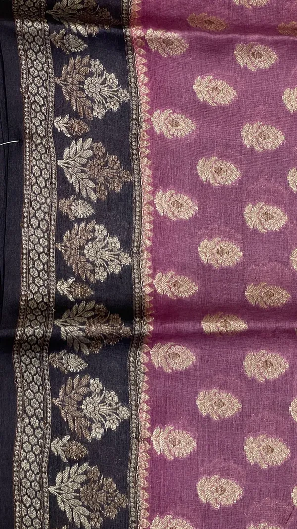 Humairah_Pure_Handwoven_Light_Purple_Tussar_Silk_Floral_Mina_Zari_Booti_with_Contrast_Black_Mina_Floral_Zari_Border_and_Pallu_with_Black_Blouse