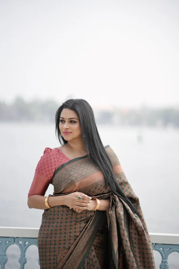 GREEN_KANJIVARAM_SILK_SAREE