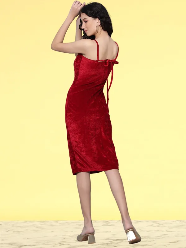 Maroon_Velvet_Bodycon_Dress_For_Women
