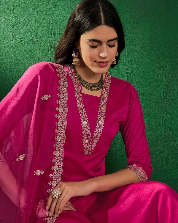 Pink_Bitaliyan_Zari_Sequence_Embroidery_Cut_Work_Kurta_With_Pant_And_Dupatta
