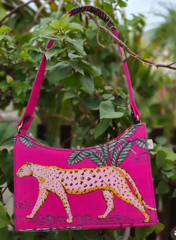 Pink_Handcrafted_Cotton_Printed_Baguette_Shoulder_Bag_With_Matching_Handle