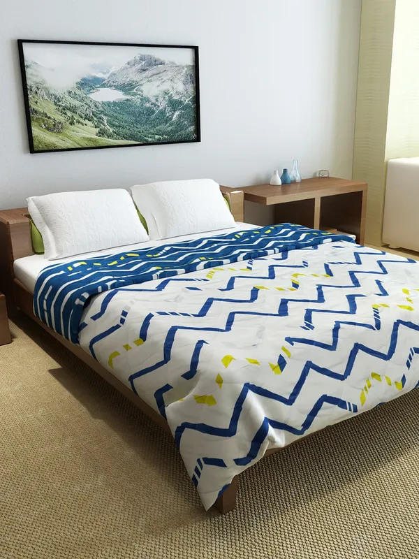 Abstract_Double_Comforter_for_Heavy_Winter_(Polyester,_Blue_&_White)