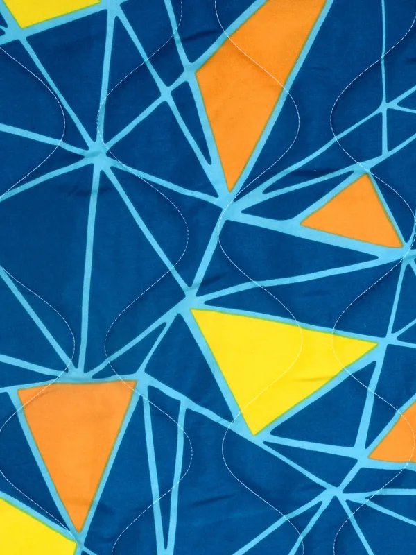 Geometric_Double_Comforter_for_Heavy_Winter_(Polyester,_Blue_&_Orange)