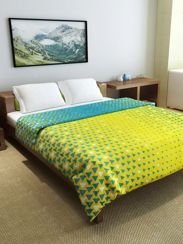 Geometric_Double_Comforter_for_Heavy_Winter_(Polyester,_Yellow_&_Green)