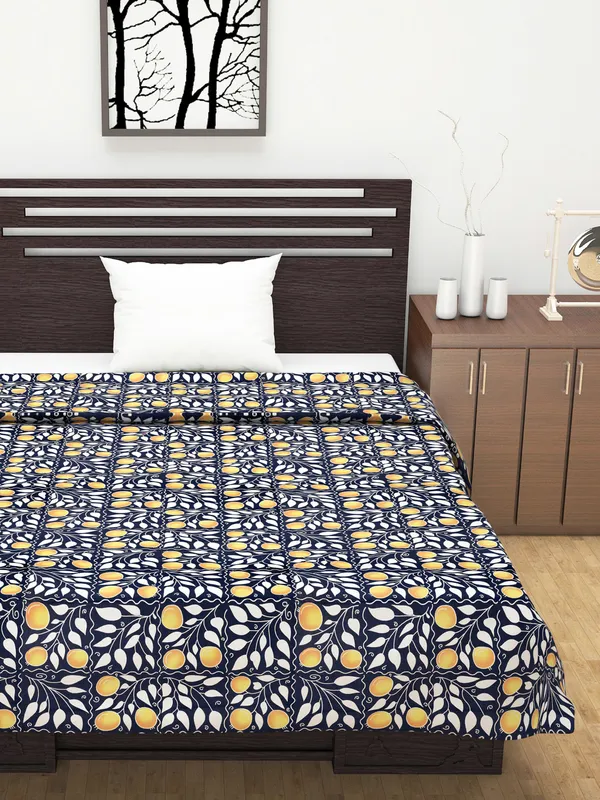 Printed_Single_AC_Blanket_for_AC_Room_(Cotton,_Navy_Blue,_Yellow)