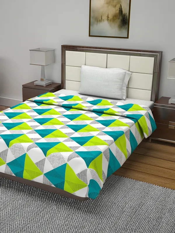 Geometric_Single_Dohar_for_AC_Room_(Cotton,_Green_&_Blue)