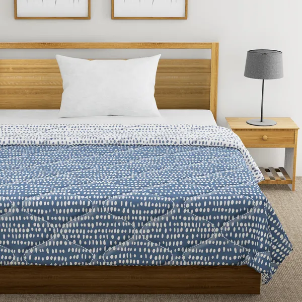 Printed_Single_Comforter_for_Mild_Winter_(Polyester,_Blue,_White)