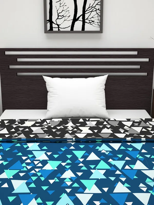Geometric_Double_Dohar_for_AC_Room_(Polyester,_Dark_Grey_and_Blue)