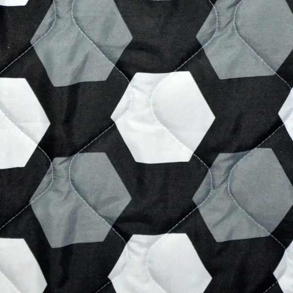 Geometric_Single_Comforter_for_Mild_Winter_(Polyester,_Black_&_Grey)