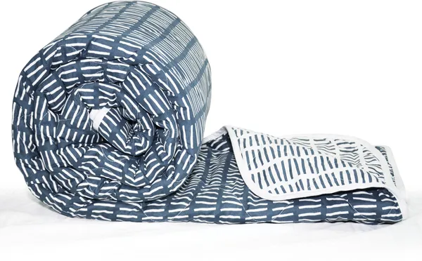 Abstract_Single_Comforter_for_Mild_Winter_(Polyester,_Blue_&_White)