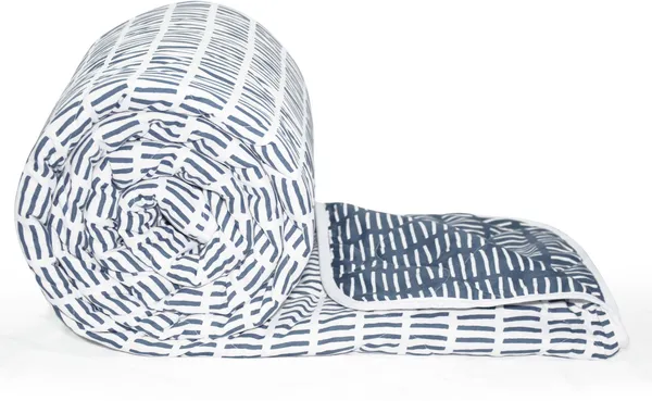 Abstract_Single_Comforter_for_Mild_Winter_(Polyester,_Blue_&_White)