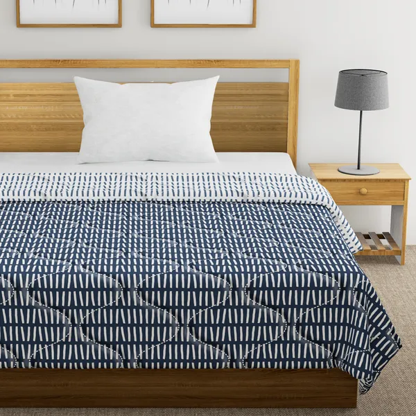 Abstract_Single_Comforter_for_Mild_Winter_(Polyester,_Blue_&_White)
