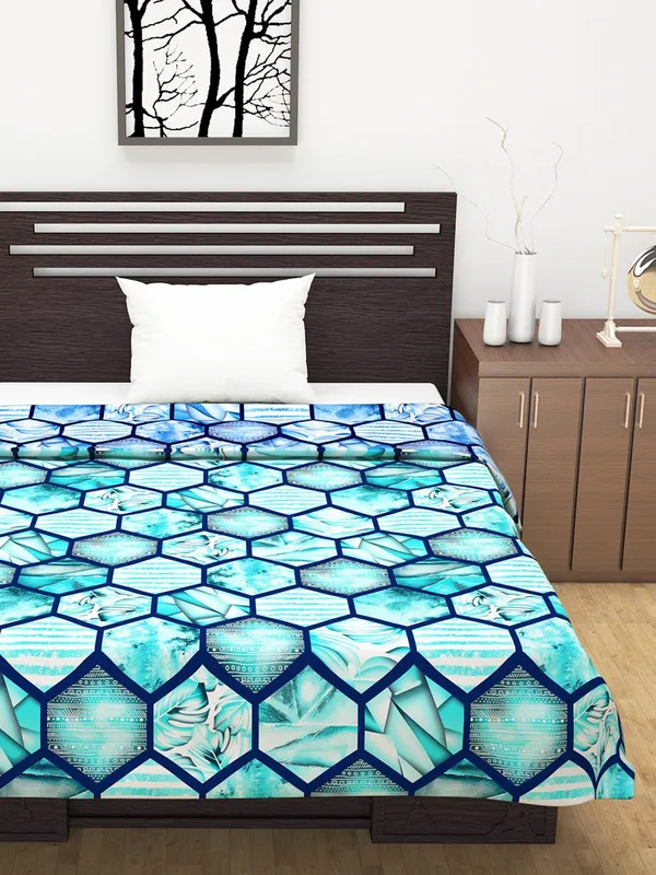 Geometric_Double_Dohar_for_AC_Room_(Polyester,_Blue_and_Navy)