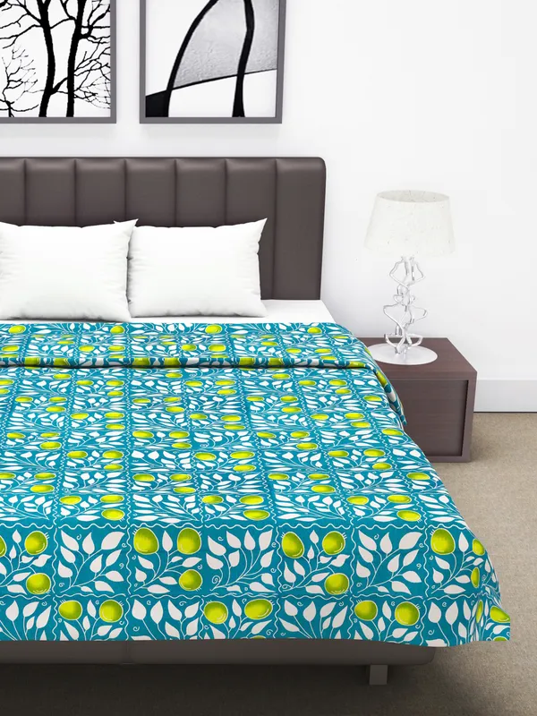Geometric_Single_AC_Blanket_for_AC_Room_(Cotton,_Multicolor)