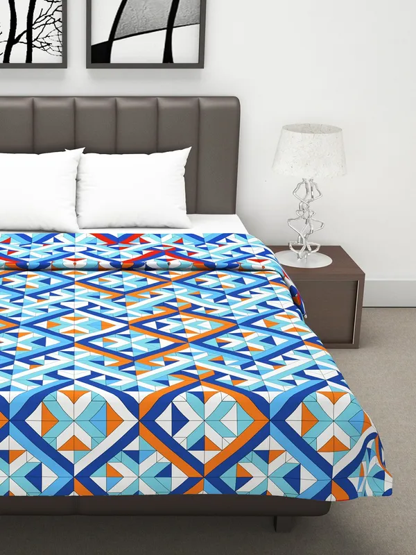 Geometric_Single_Dohar_for_AC_Room_(Polyester,_Sky_Blue_and_Orange)