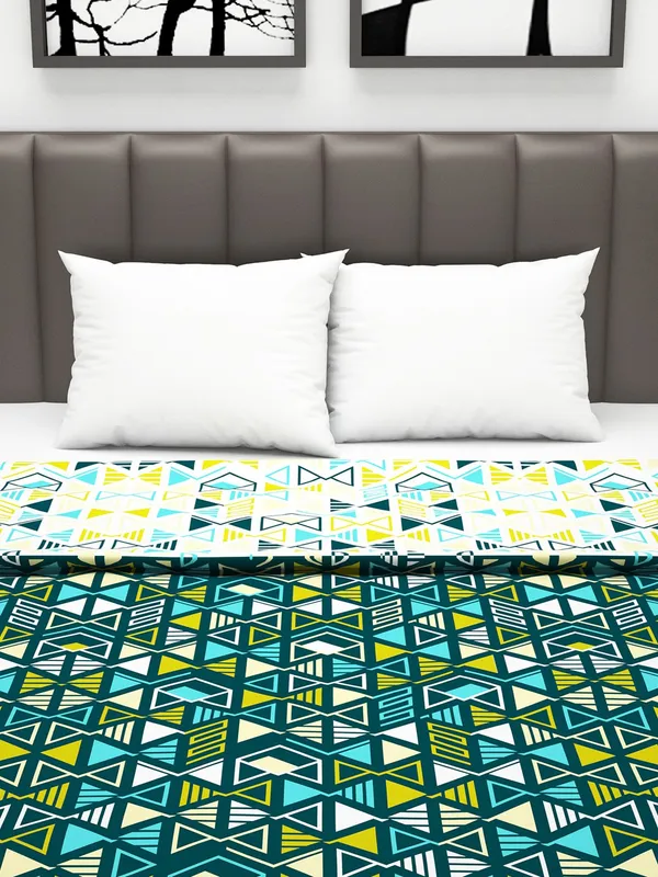 Geometric_Single_Dohar_for_AC_Room_(Polyester,_Green_and_Yellow)