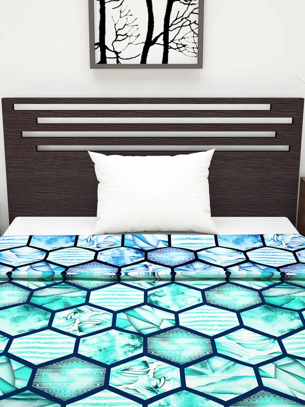 Geometric_Single_Dohar_for_AC_Room_(Polyester,_Blue_and_Navy)