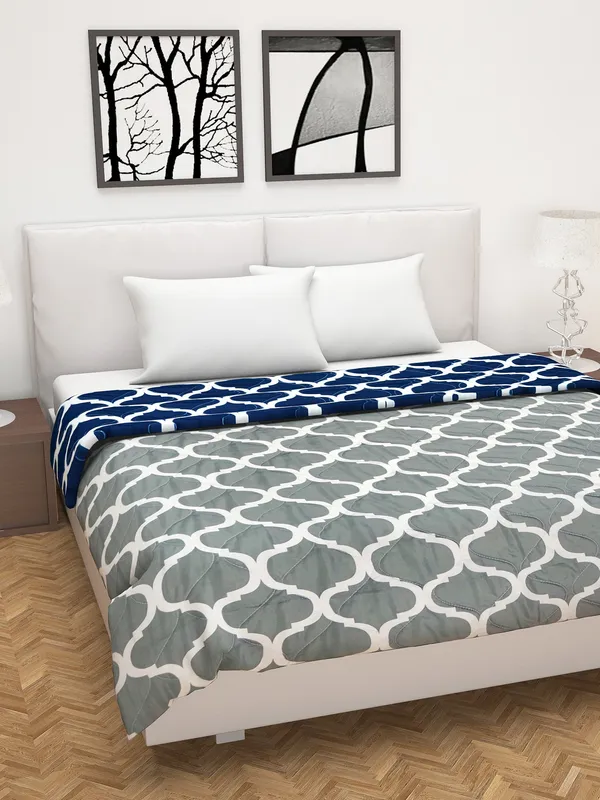 Abstract_Double_Comforter_for_Heavy_Winter_(Polyester,_Navy_Blue_&_Grey)
