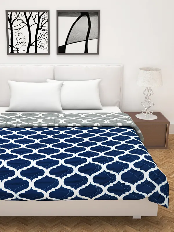 Abstract_Double_Comforter_for_Heavy_Winter_(Polyester,_Navy_Blue_&_Grey)