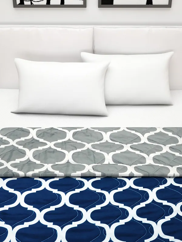 Abstract_Double_Comforter_for_Heavy_Winter_(Polyester,_Navy_Blue_&_Grey)