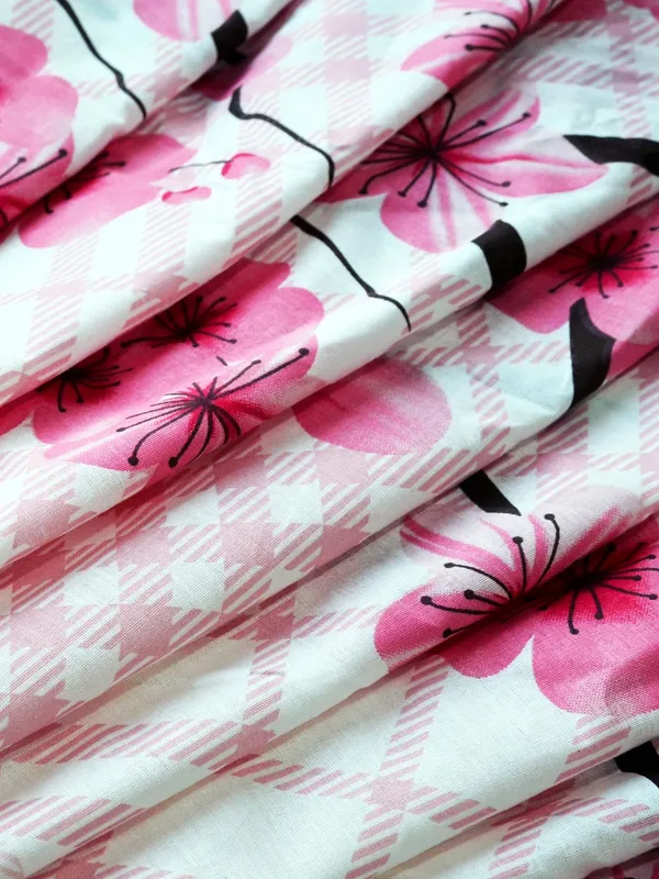 Glace_Cotton_Reversible_Lightweight_Floral_Double_Bed_AC_Dohar_Blanket_-_Pink_and_Black_(FL-2005-DD)